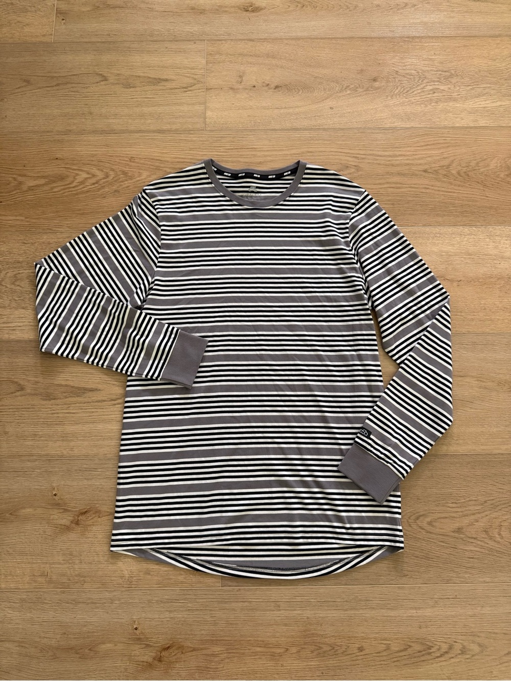Nike SB Dri-FIT Droptail Stripe Long Sleeve Shirt Men’s L Gray